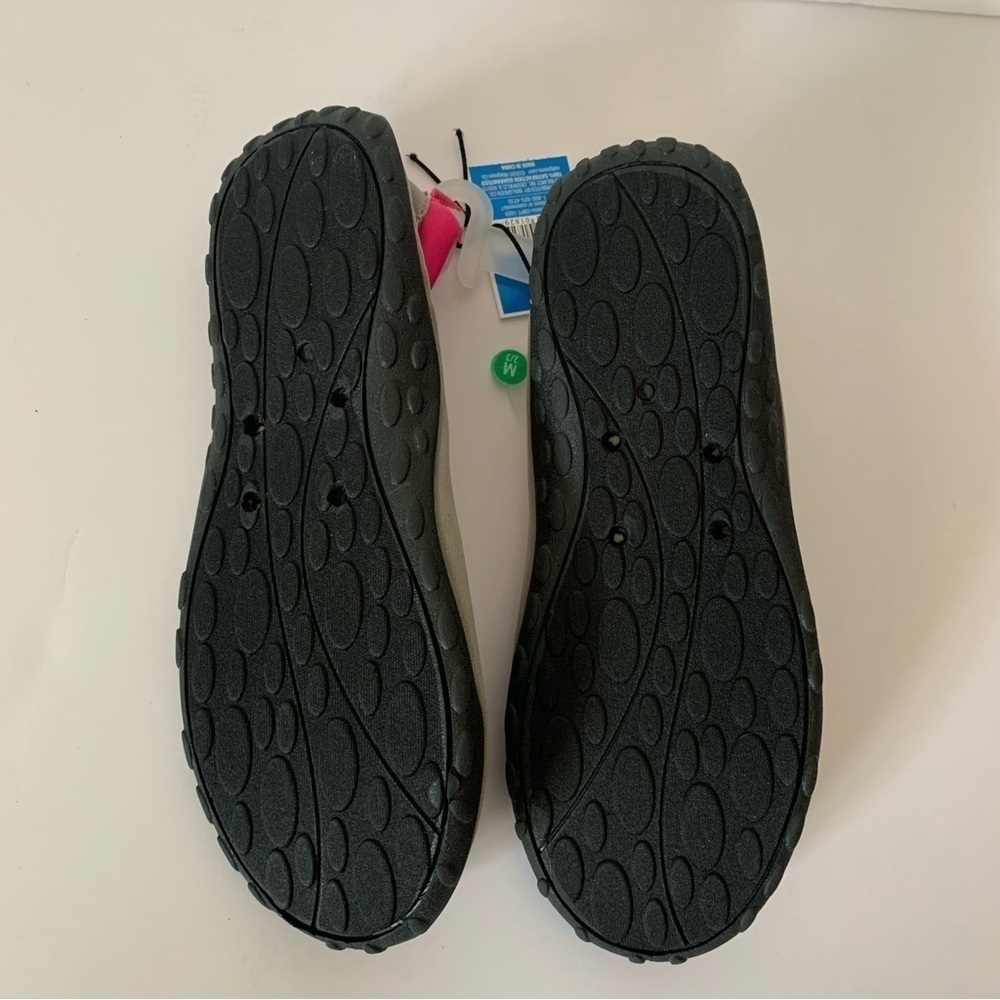 NWT. WEST LOOP Girls Water Shoes - Picture 6 of 6